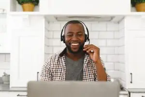 Tips for Tech Recruiters to Build Rapport in Online Interviews