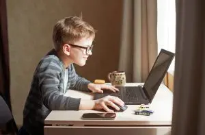 Recruiting Gen Z vs. Millennials: 5 Differences to Learn