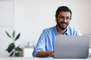 Prompting vs. Probing Questions: Enhancing Tech Recruitment
